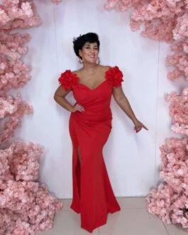 KRYSTIANNA – suknia maxi z efektownymi kwiatami w kolorze czerwonym