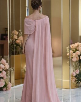 RIVIRES – suknia o długości maxi z aplikacją kwiatową w kolorze różowym