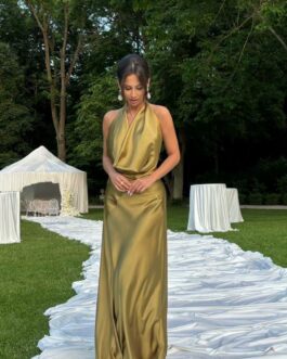 EMILIE – sukienka o długości maxi z odkrytymi plecami i dekoltem typu woda w kolorze oliwkowym